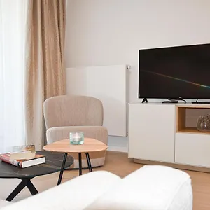 Crystal Residences - Luxurious Seaside Appartement
