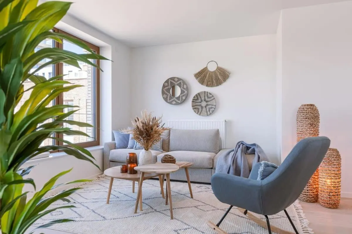 Huswell - Stylish Apartment With Terrace Near The Beachの連絡先