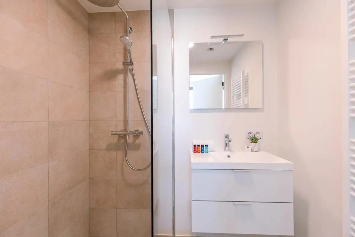 Huswell - Stylish Apartment With Terrace Near The Beach オステンド 0*,